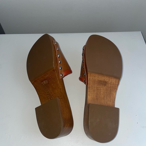 NWOT SCHUTZ SHAY Leather Platform Wood SANDALS Studs Details size 7.5 - Picture 3 of 3